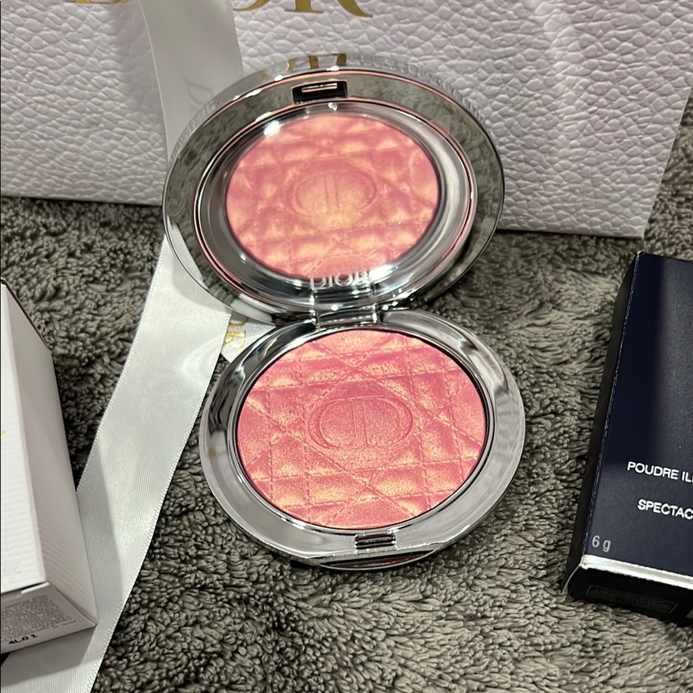 Dior Forever Glow Luminizer 04 Pink Strobe spectacular highlighting powder